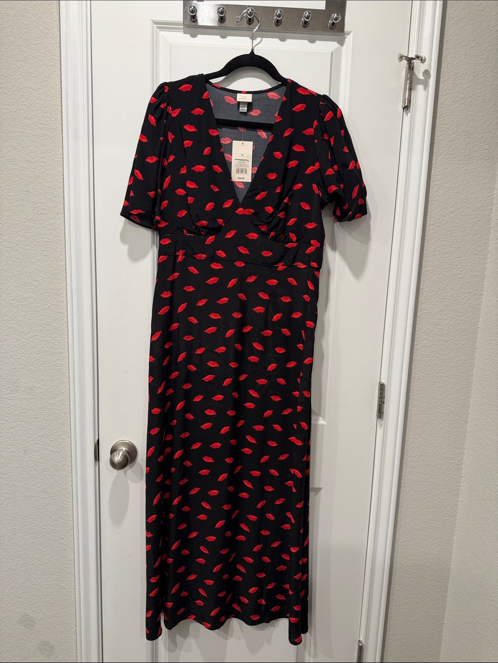 NWT Black Maxi Dress with Red Lip Print - Women size 10